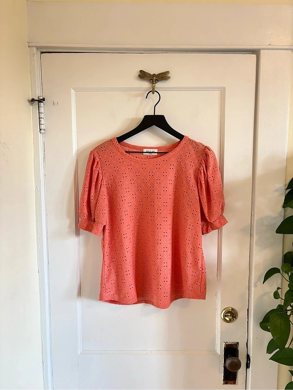 Kim & Cami Eyelet Puff Sleeve Blouse in Coral Pink Unlined Size Medium